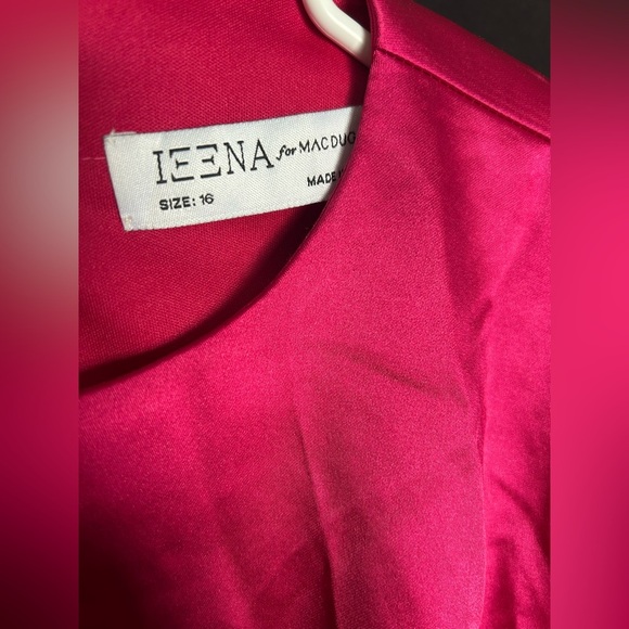 IEENA FOR MAC DUGGAL 26676 NWOT
Satin Structured Bow Draped Column Gown - Picture 6 of 6